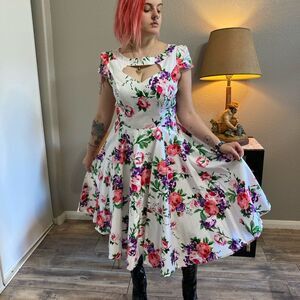 Vintage 50s Style Small Belle Poque White Pink Purple Floral Dress